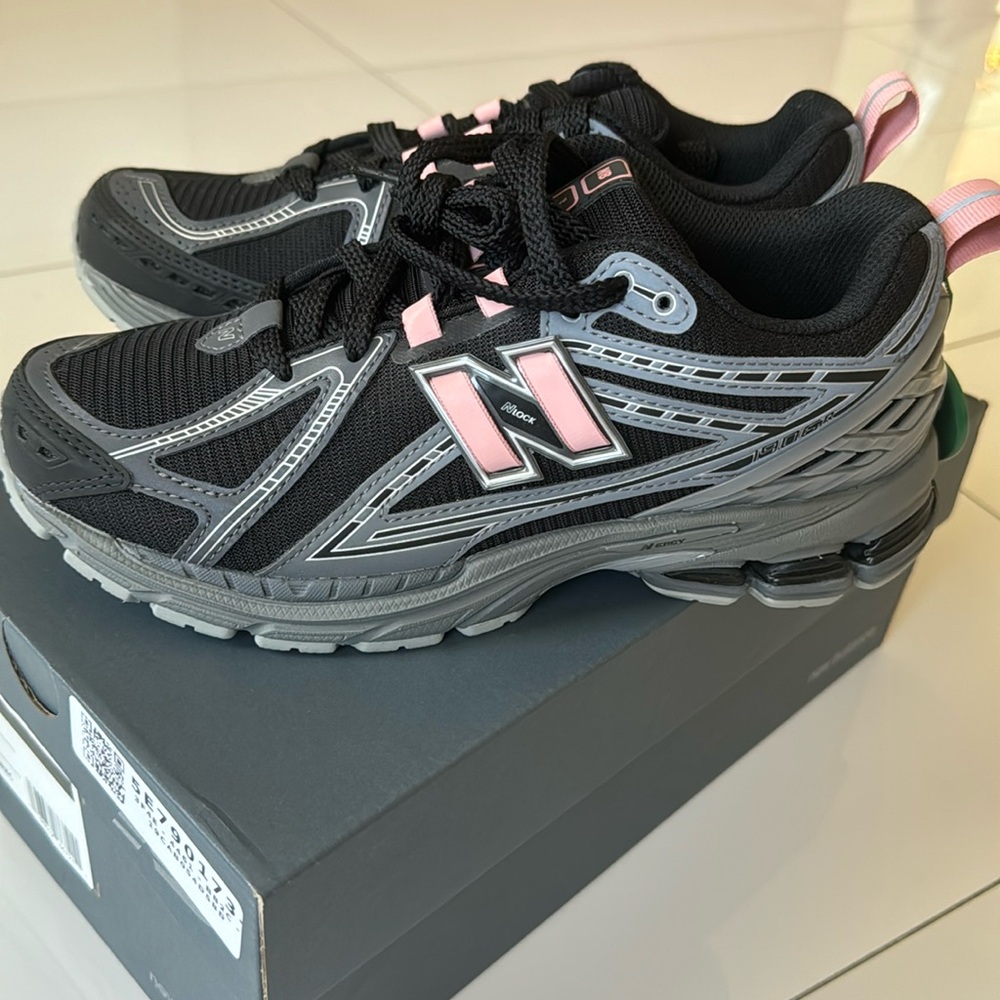 new balance 1906R
